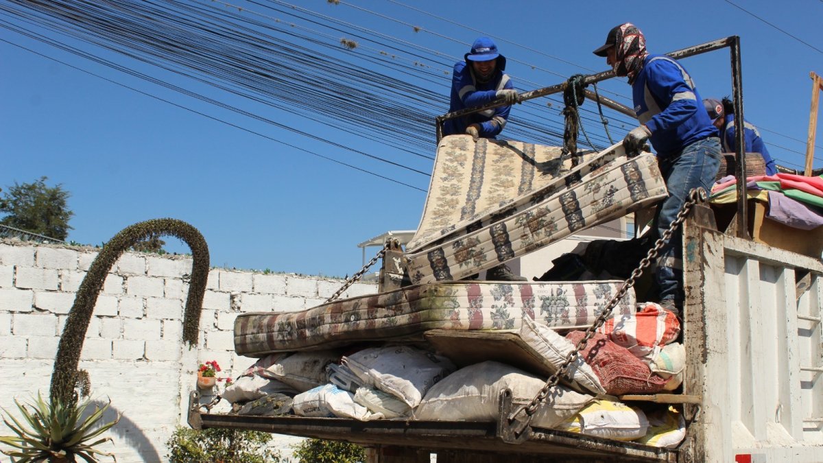 La iniciativa domingo de tereques recolectó electrodomésticos, escombros y artículos voluminosos del hogar