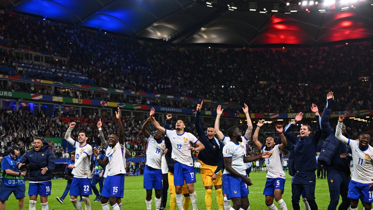 La selección de Francia festejó luego de eliminar a Portugal en penales en los cuartos de final de la Eurocopa