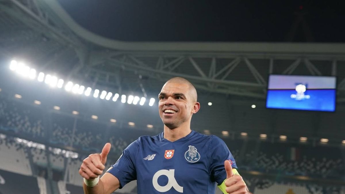 El futbolista se despidió de las canchas del Oporto recientemente. Es jugador libre.