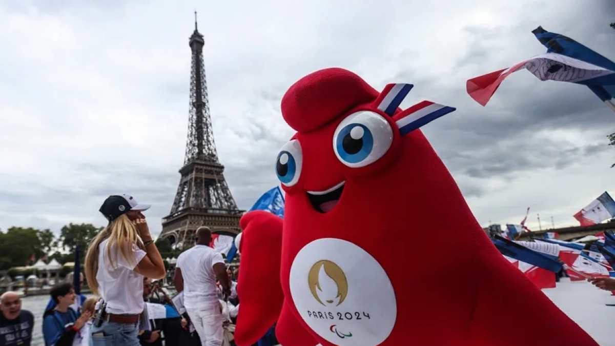 La Phryge olímpica es la mascota de París 2024 que viene de los tradicionales y pequeños gorros frigios