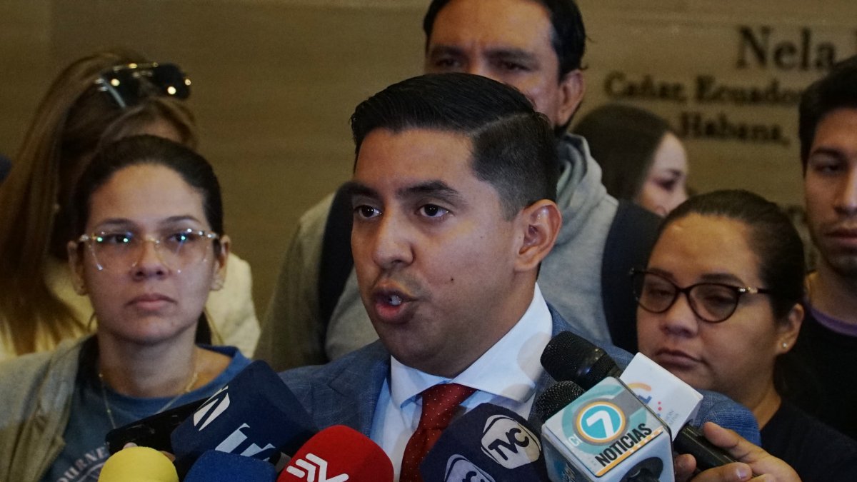 Eduardo Peña, presidente del Consejo Directivo del Instituto Ecuatoriano de Seguridad Social (IESS) y los demás vocales están convocados a la Comisión de Derecho a la Seguridad Social.
