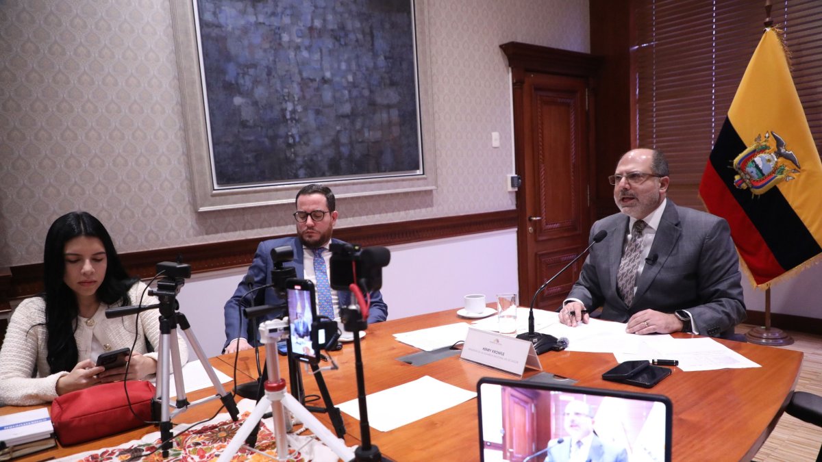 Réplica. Este martes, el presidente de la Asamblea movilizó a su equipo y se conectó a una cadena radial para desirle a Daniel Noboa: 