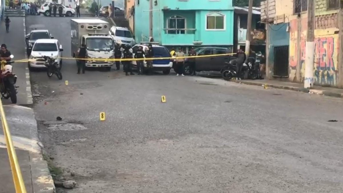 Miembros de Medicina Legal llegaron hasta el punto.