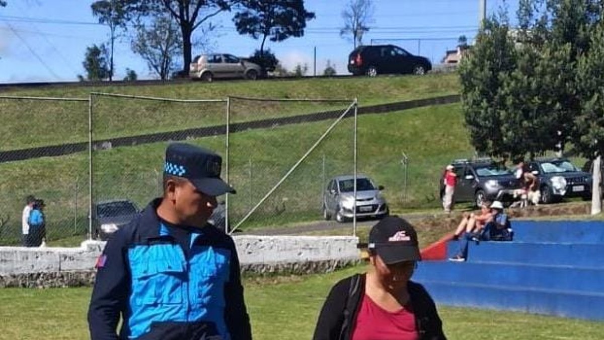 Desde este miércoles 10 de julio llegaron los tutores con sus canes para inscribirlos en el curso de adiestramiento canino