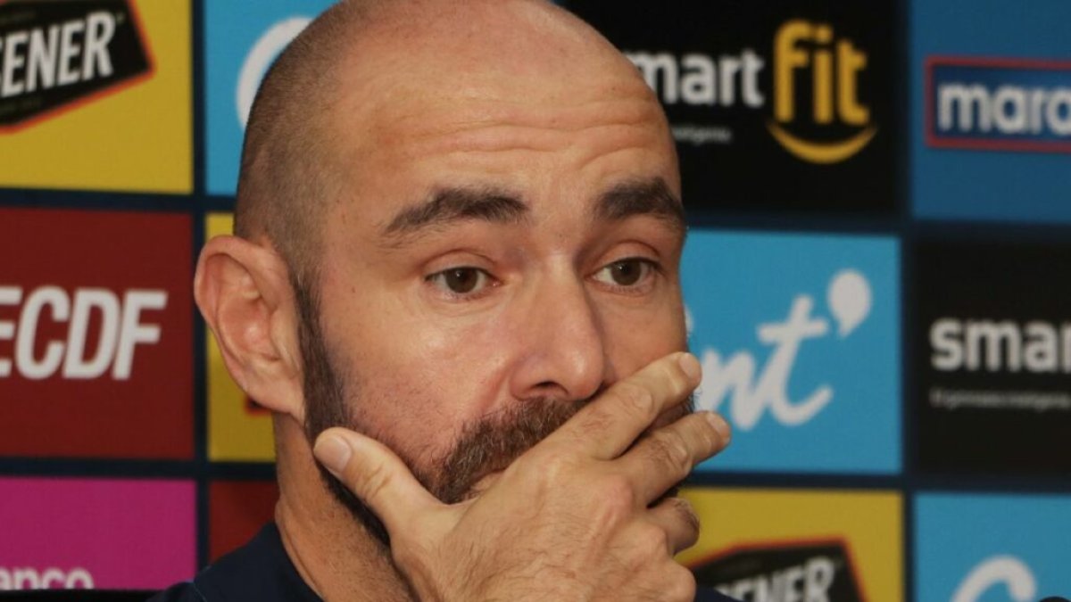 Félix Sánchez dejó de ser el técnico de Ecuador, tras quedar eliminado ante Argentina en Copa América
