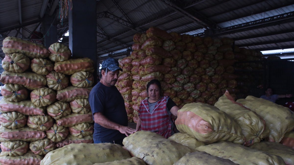 Montebello. Uno de los locales de papa que hay en el Mercado de Transferencia y Víveres, en Guayaquil