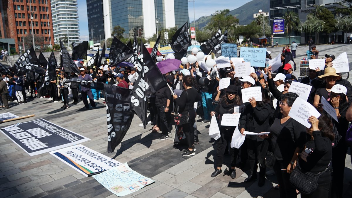 Un grupo de proveedores del Estado, del sector de la economía popular, protestaron por el impago del Gobierno.