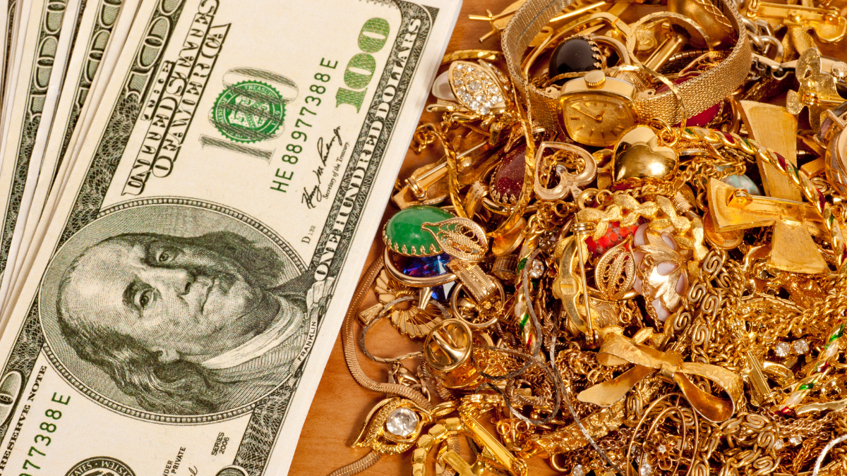 Un crédito prendario es un tipo de préstamo en el que recibes dinero a cambio de dejar un bien mueble como garantía.