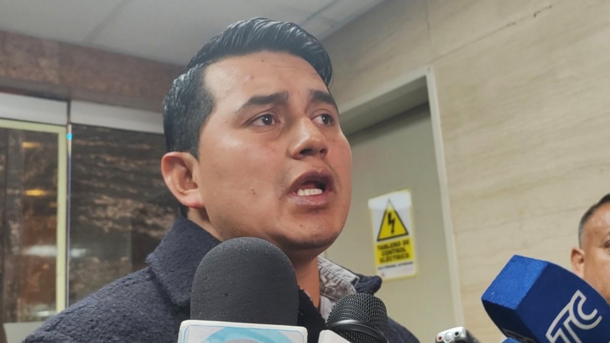 Buestán propone derogar los artículos 135 y 136 de la Ley Orgánica de Servicio Público.