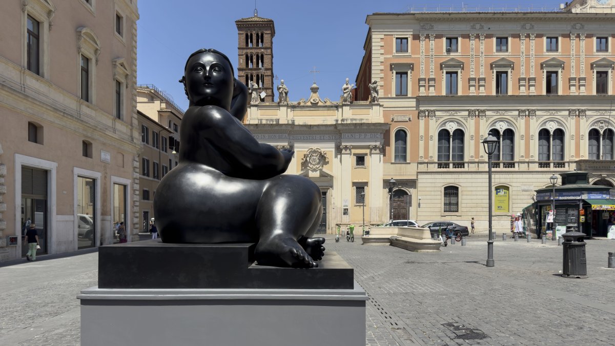 El mundo del artista llega por primera vez a Roma, donde paseantes y turistas podrán admirar en lugares tan emblemáticos como la plaza del Pueblo o la plaza de España.