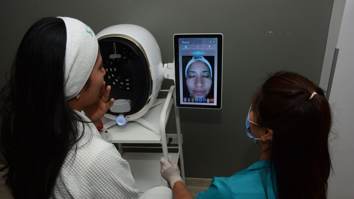 Skin es un escáner que ayuda a detectar cualquier signo de una enfermedad cutánea o de cáncer para hacer una detección temprana.