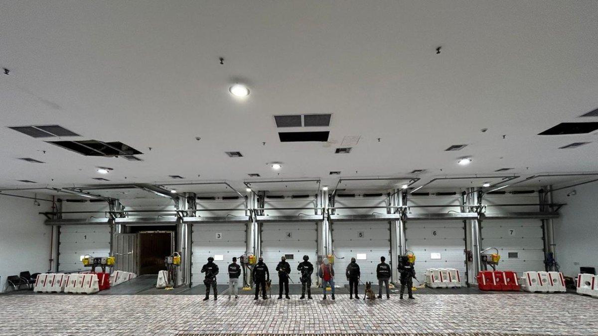 Más de cinco toneladas de droga fueron halladas en un puerto de Guayaquil.