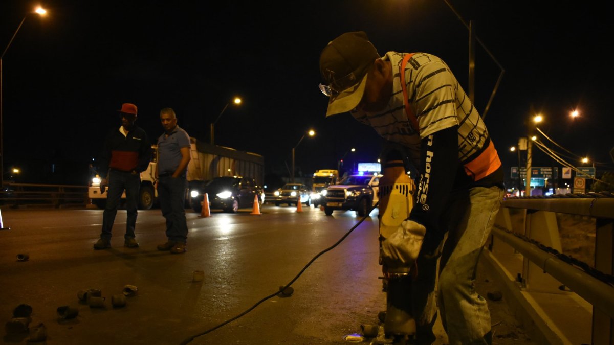 En el Puente de la Unidad Nacional se realizan desde hoy trabajos en las juntas de la estructura.