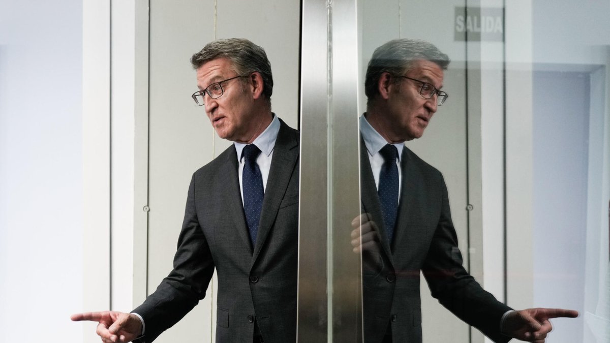 El líder del PP, Alberto Núñez Feijóo, durante la rueda de prensa convocada el viernes 12 de julio en Madrid.