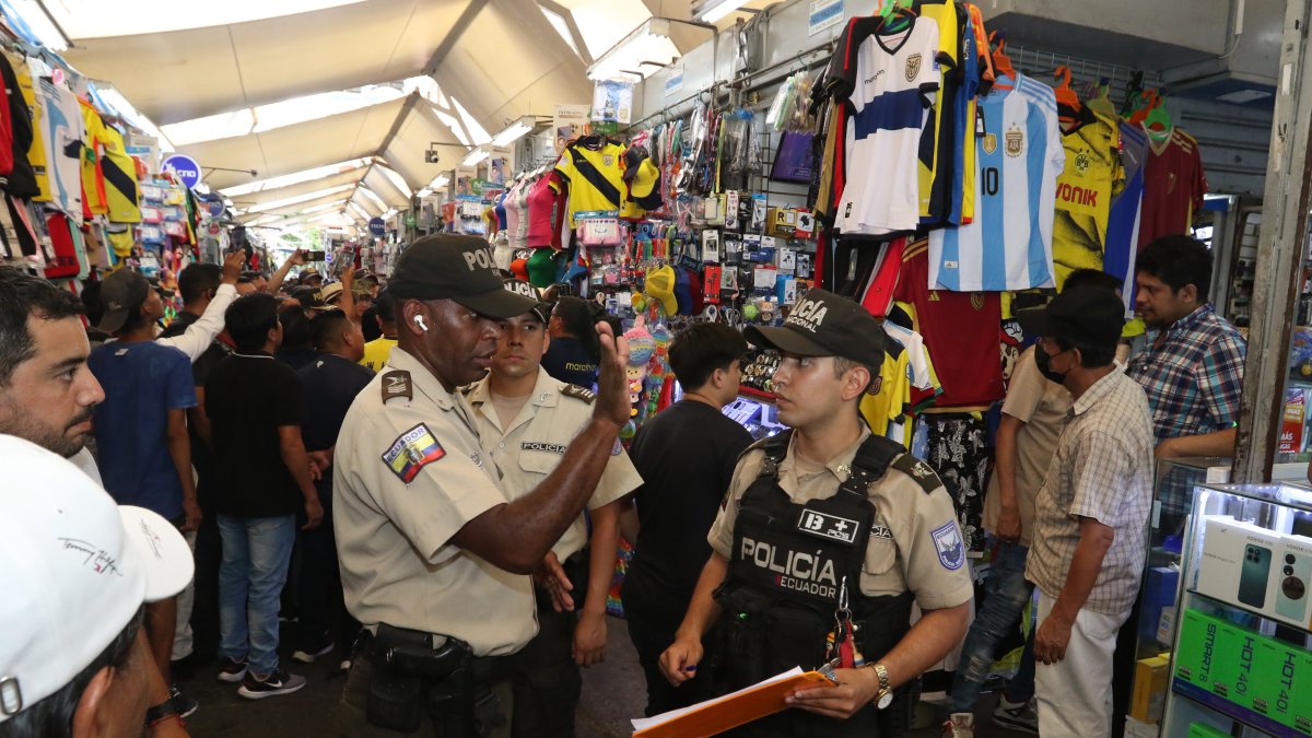 Policía Nacional realiza recorridos en las zonas más concurridas de la Bahía