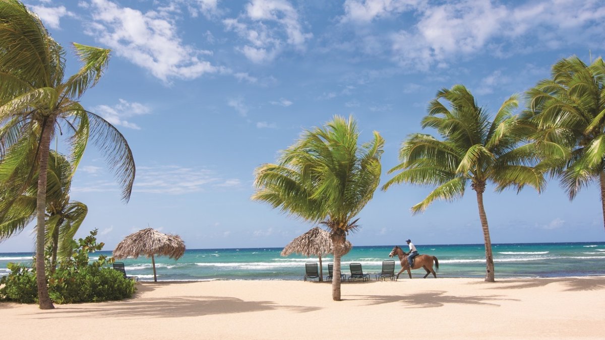 Jamaica ha buscado reactivar el turismo tras huracán.