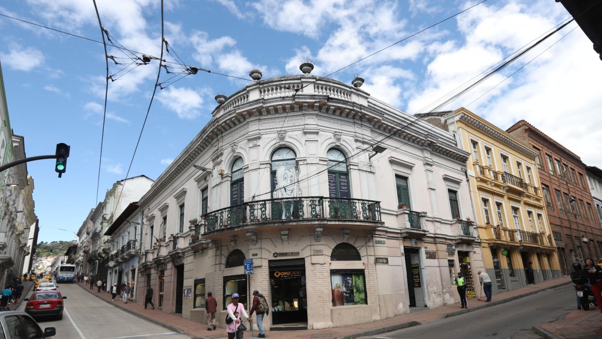 Los edificios donde funcionaban hoteles y bancos quedaron en el olvido. Con iniciativas privadas y municipales se afirma que se les dará vida otra vez, pero no hay plazos concretos.