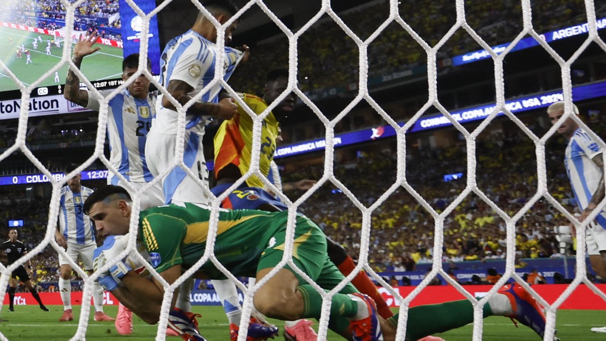 Emiliano 'El Dibu' Martinez es el arquero de Argentina.