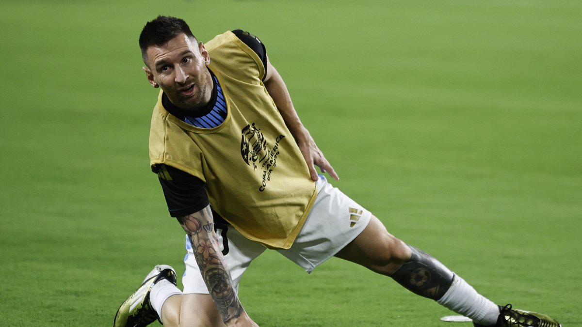 Messi fue sacado del campo luego de una lesión en la final de la Copa América.