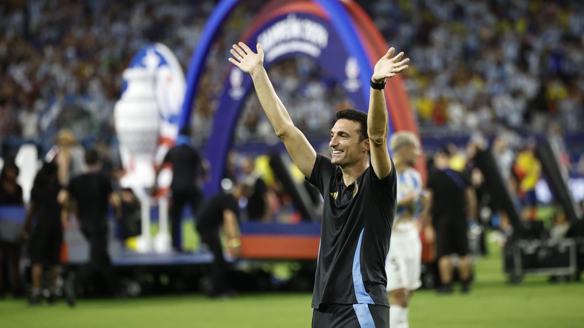 Lionel Scaloni festeja su segunda Copa América al mando de Argentina