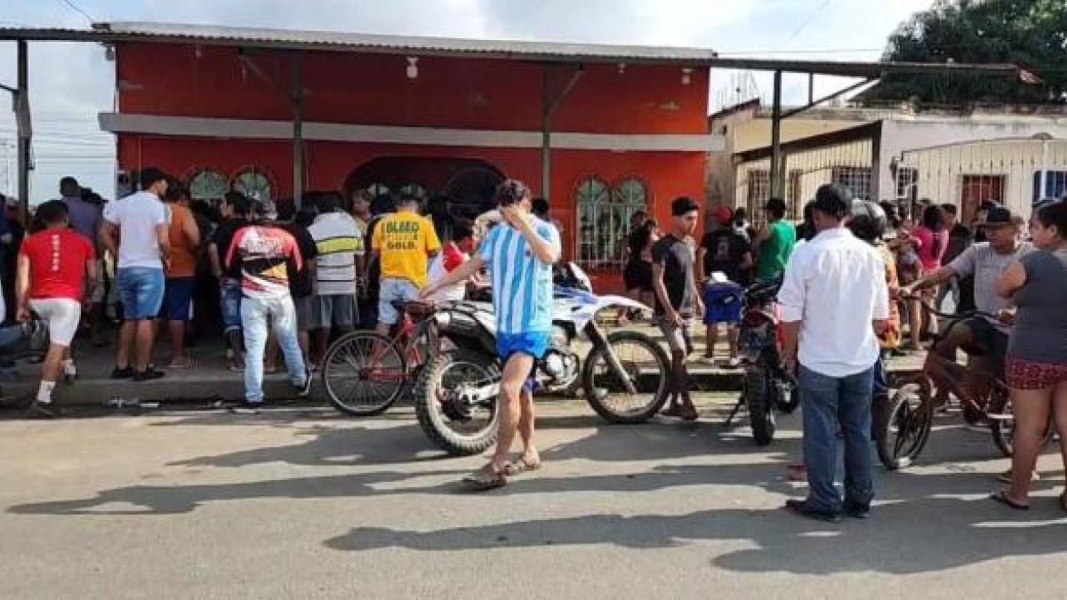 Cinco personas fueron asesinadas en un ataque armado en un bar clandestino en el cantón Santa Rosa.