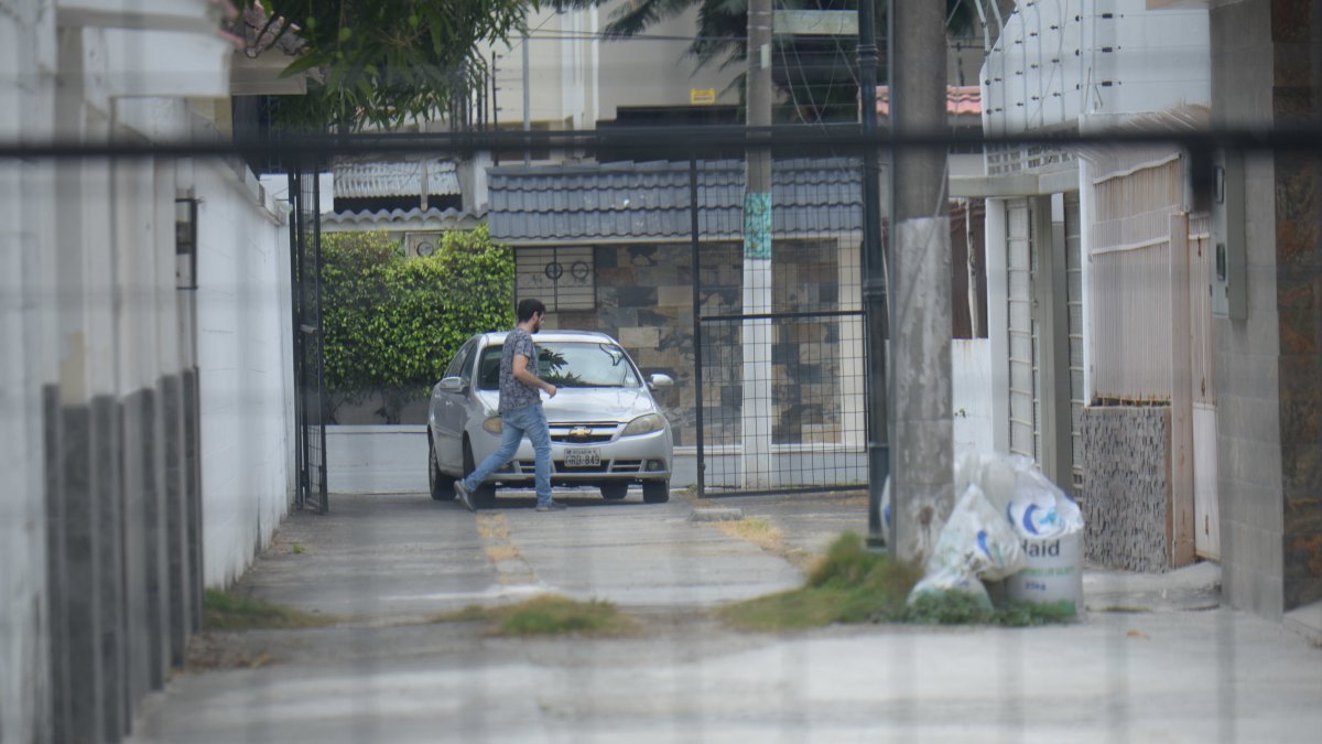 1. Precauciones. Los residentes de Los Ceibos toman distintas precauciones al llegar a sus viviendas para guardar un vehículo