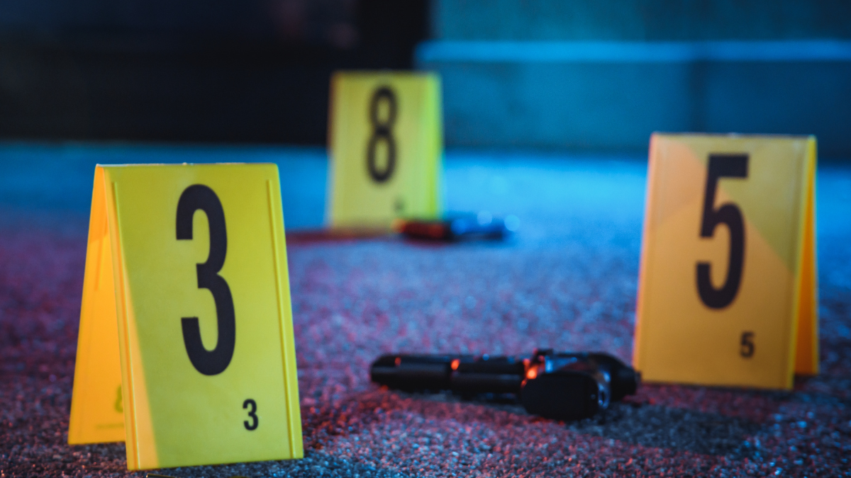 La fuente policial reveló que las víctimas tenían antecedentes penales por tráfico ilícito de sustancias sujetas a fiscalización.