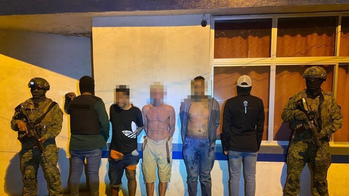 En la provincia Los Ríos se ejecutaron varios operativos, que permitieron la liberación de un ciudadano y el decomiso de armas y equipos de comunicación.