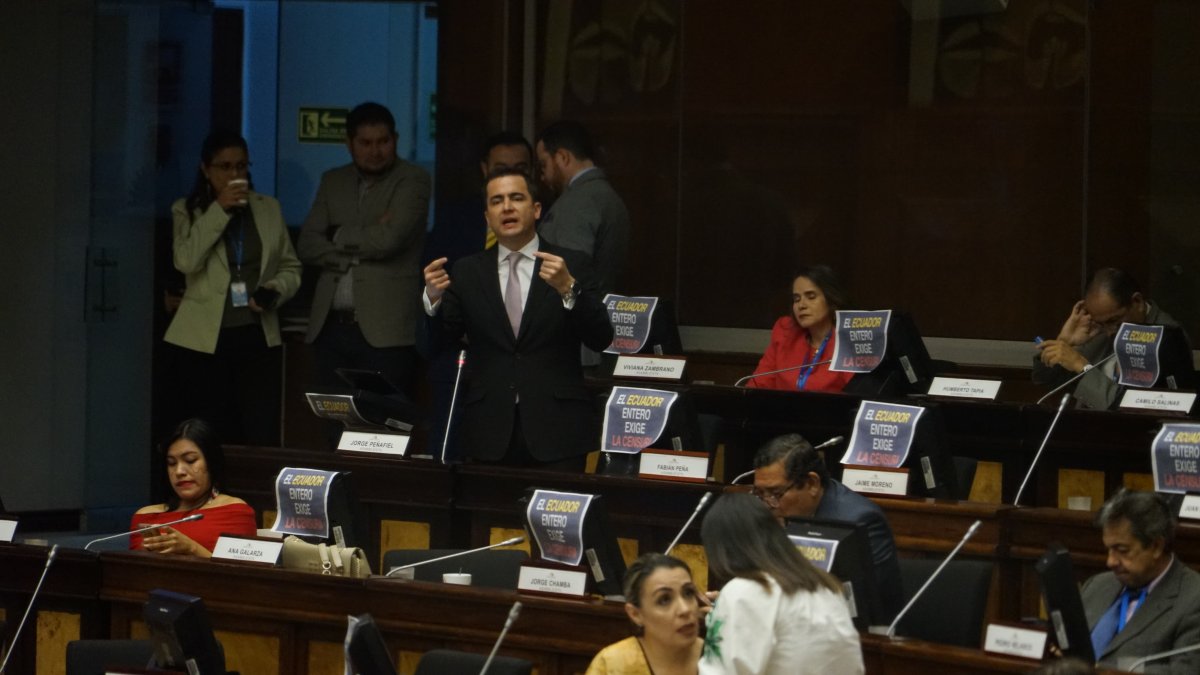 La exvocal Maribel Barreno se encuentra en la Asamblea, no así Terán.