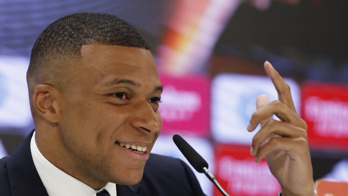 Kylian Mbappé durante la presentación como nuevo jugador del Real Madrid.