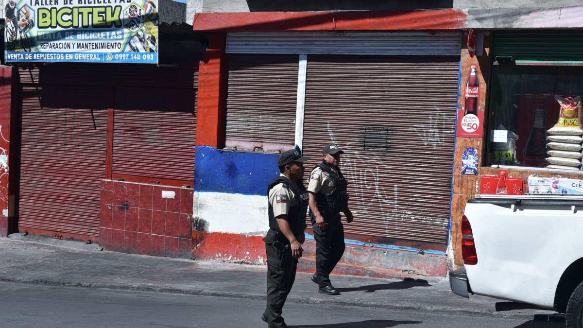 Tras el hecho violento, la peluquería permanece cerrada en el sector de La Roldós, mientras que en el sector de la Ciudadela Ibarra, el local ya se encuentra funcionando.