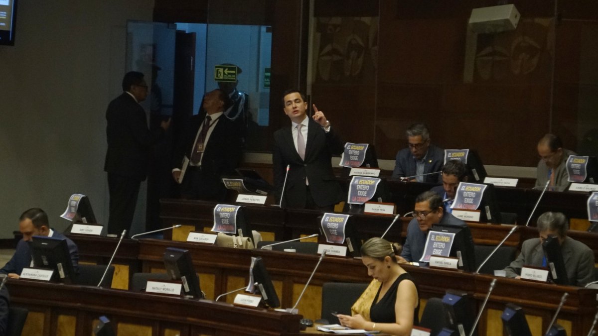 Proceso. Jorge Peñafiel, legislador interpelante, de Construye, durante su presentación de alegatos contra Wilman Terán y Maribel Barreno.