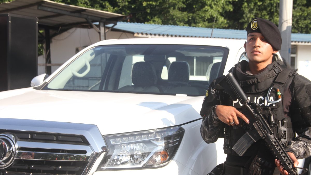 El Ministerio del Interior anunció que una concesionaria china donó dos camionetas a la Direccción Nacional especializada en la resolución de casos de secuestro y extorsión