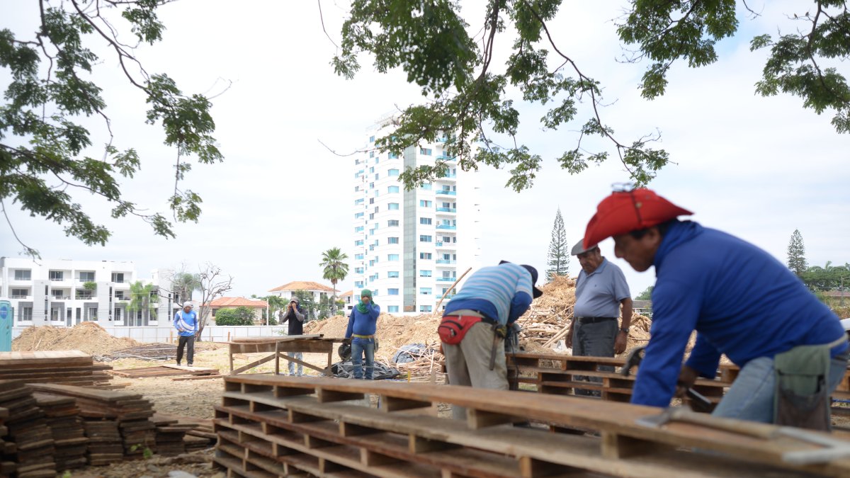 Puerto Azul. Los trabajos al momento se mantienen paralizados en el terreno ubicado en vía a la costa.
