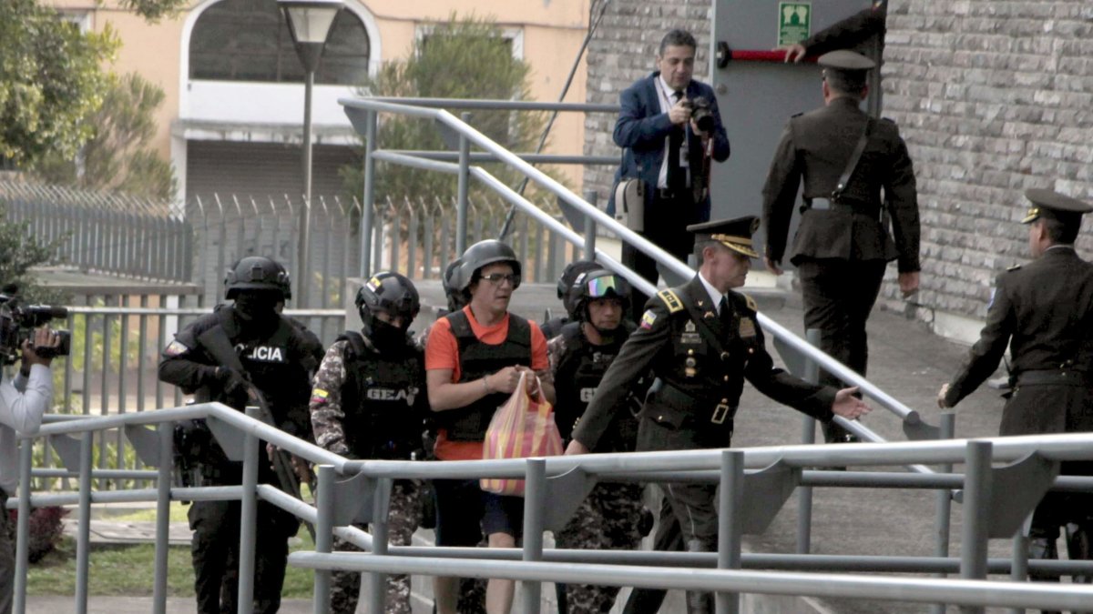 Comparecencia. El expresidente del Consejo de la Judicatura, Wilman Terán, arribando a la Asamblea Nacional.