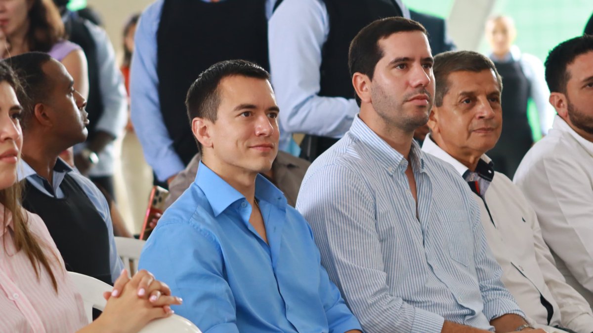 Marlon Andrés Pasquel denunció ante la Fiscalía a dos funcionarios de Noboa por presunto tráfico de influencias.