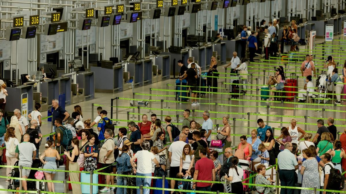 Retrasos en el aeropuertos de Málaga por falla global de Microsoft.