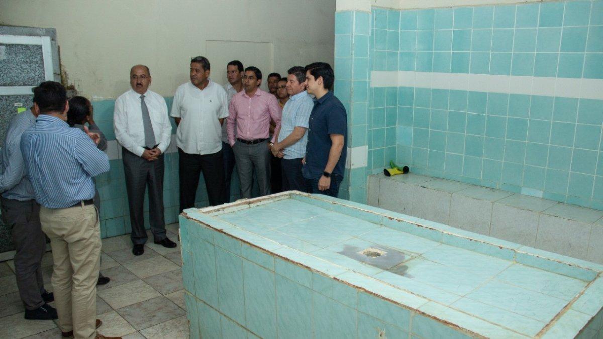 Hecho. Las autoridades locales firmaron el acuerdo para la renovación.