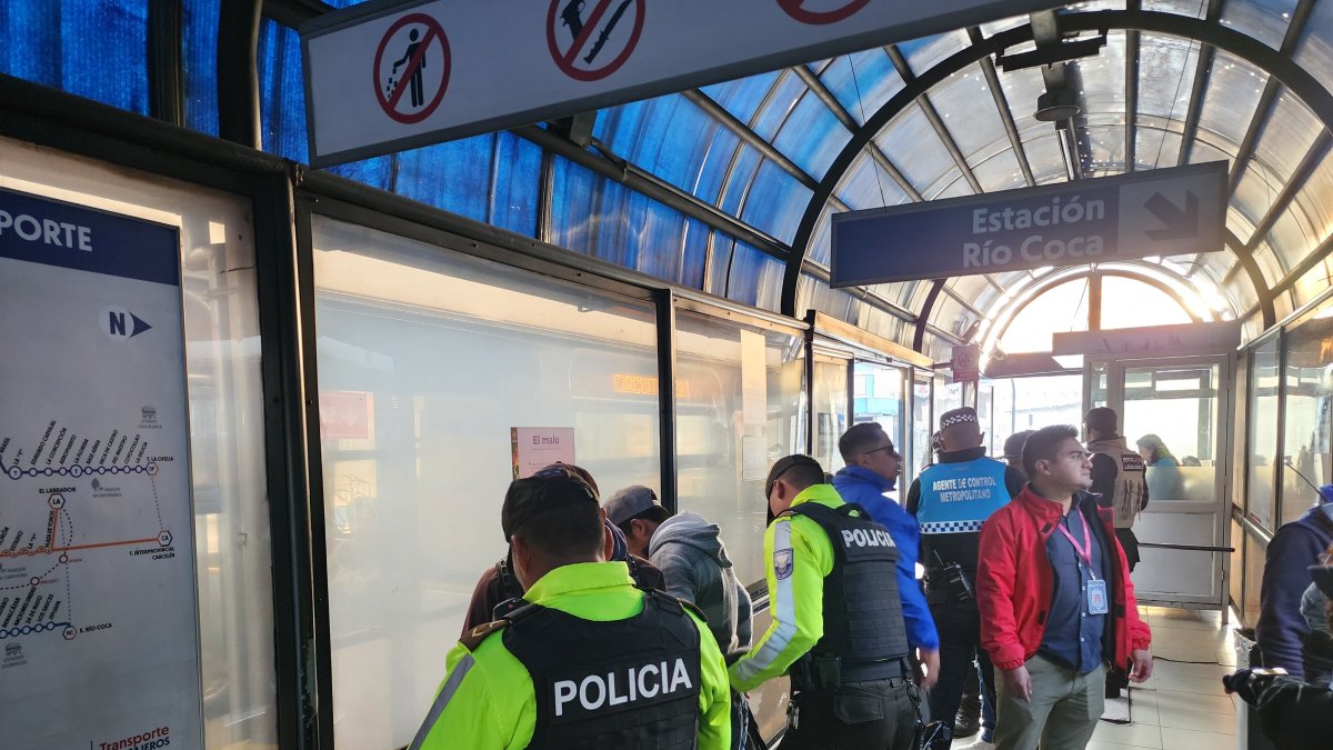 Efectivos de la Policía Nacional también intervinieron en los operativos.