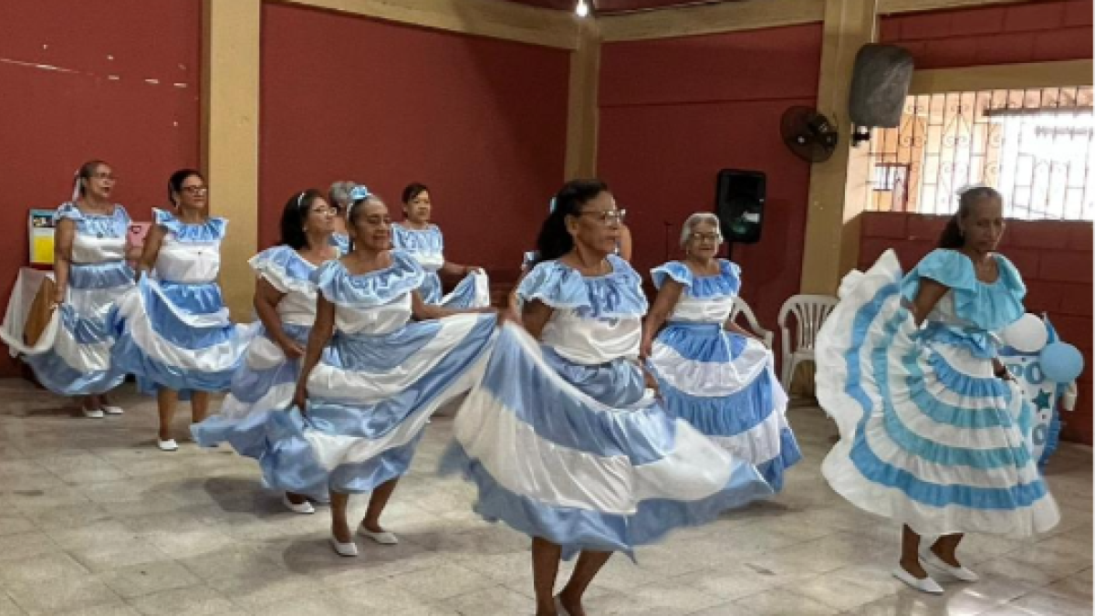 Dinamismo. Entre las actividades destacó el folclor guayaquileño.