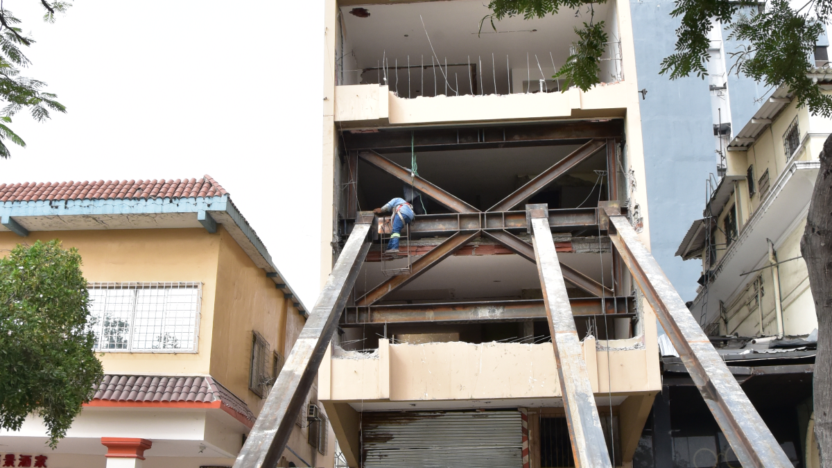 Trabajos continúan en el área.