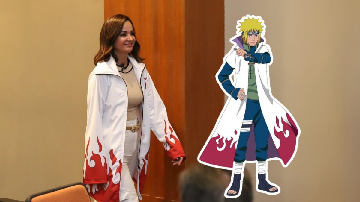 Marcela Aguiñaga, prefecta del Guayas, asistió a una rueda de prensa con un traje del popular anime Naruto