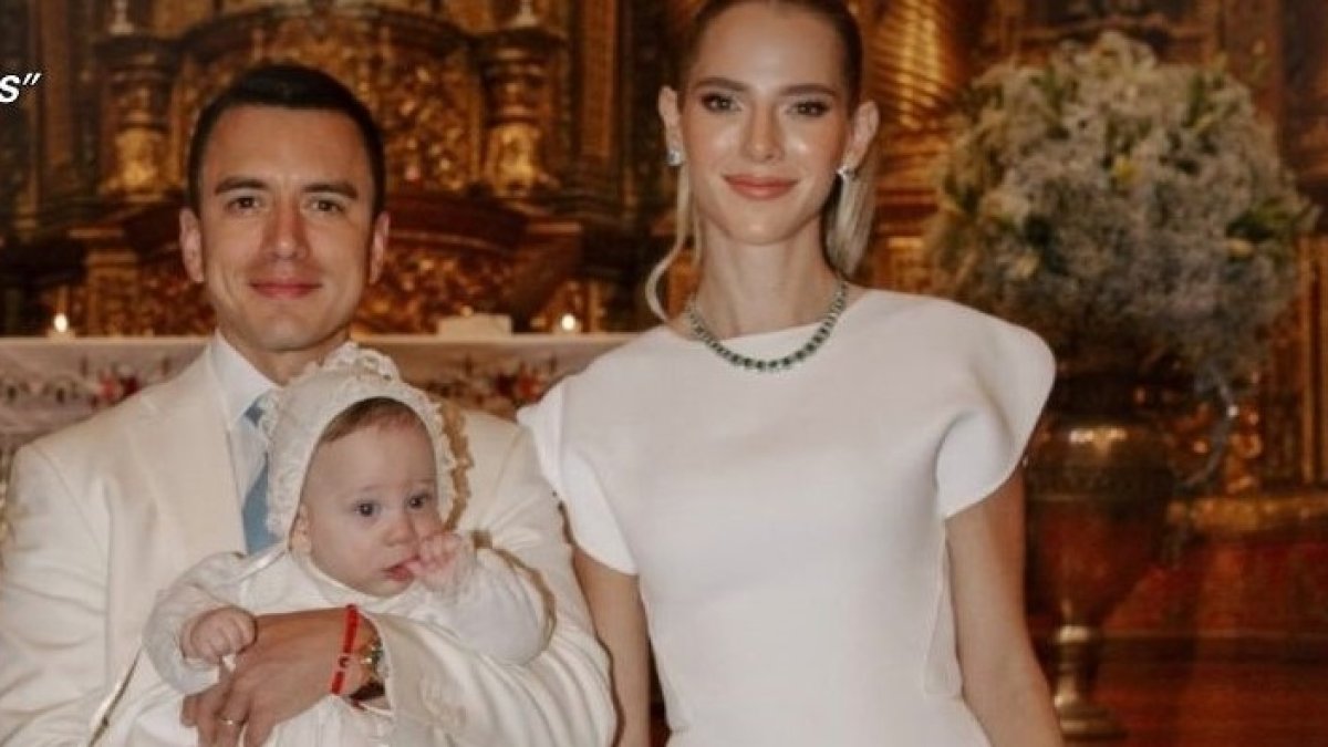 Furio con sus padres.