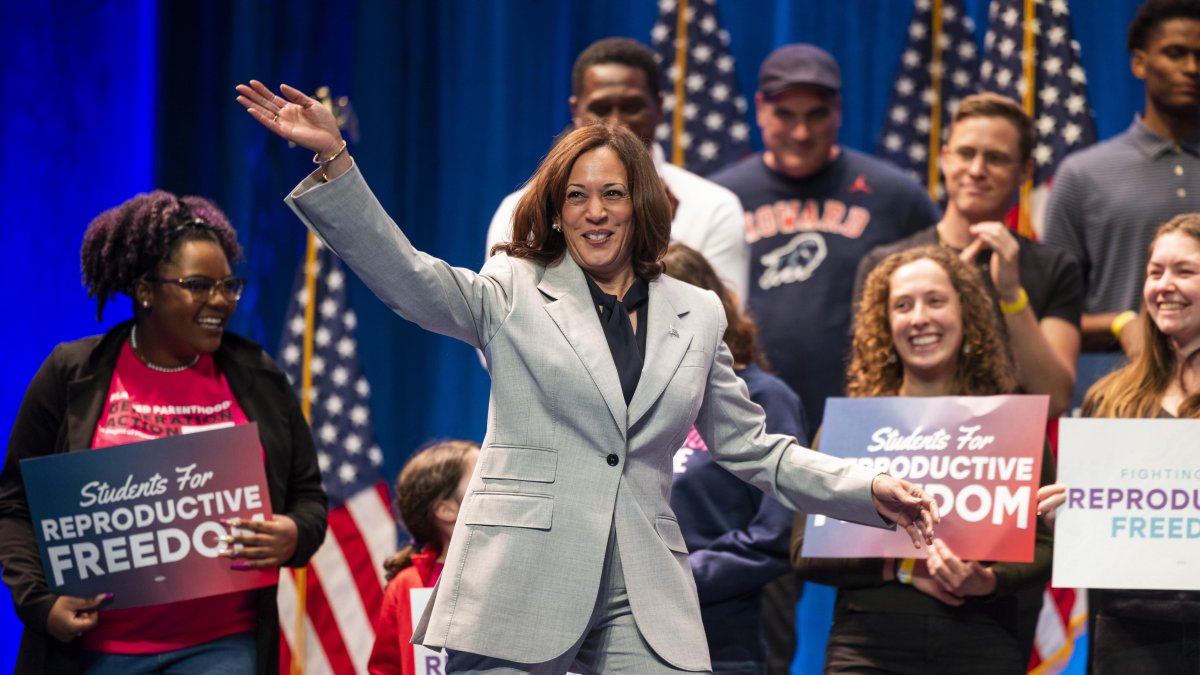 La vicepresidenta de EE.UU., Kamala Harris, ahora postula por ser la candidata del partido Demócrata
