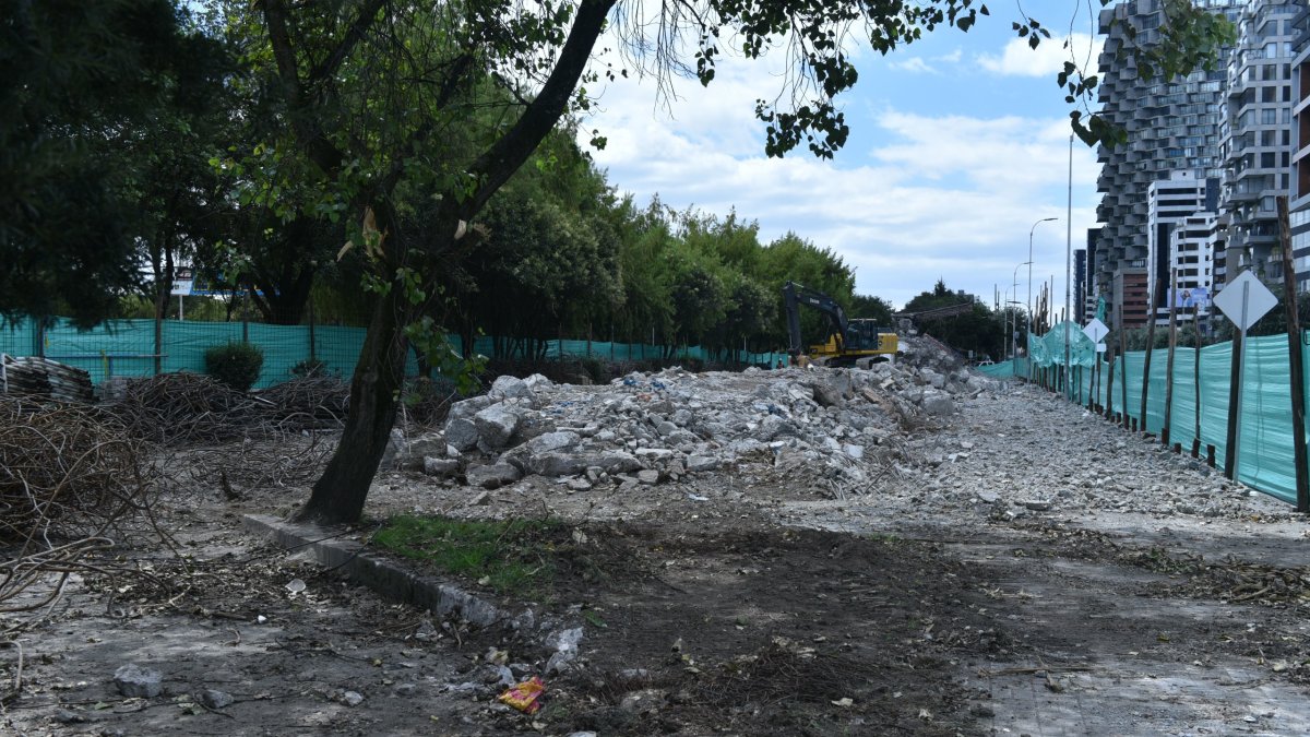 Desde el pasado 20 de mayo, trabajadores municipales empezaron las obras de retiro de estructuras de la tribuna de Los Shyris