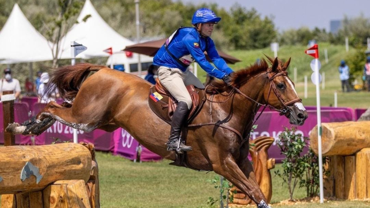 Nicolás Wettstein, jinete suizo-ecuatoriano, participará por tercera vez en unos Juegos Olímpicos representando a Ecuador.