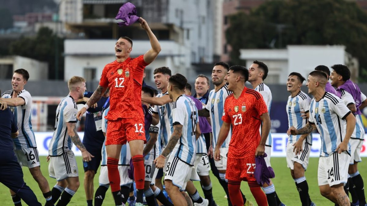 La Albirroja venció a Venezuela 2-0 en la final preolímpico regional.