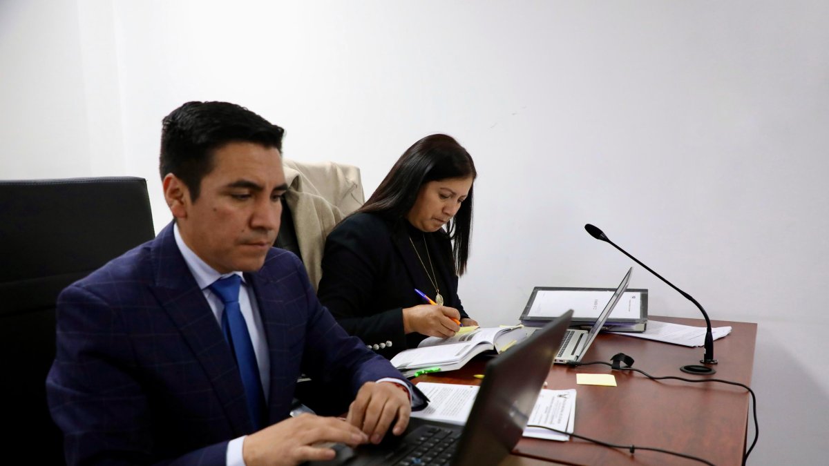 La fiscal Luzmila Lluglla solicitó al magistrado del caso Encuentro que llame a juicio a Carrera, Luque, Icaza y otros, tras acusarlos del delito de delincuencia organizada.