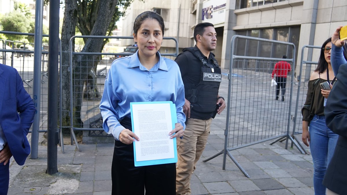 El delito denunciado se sanciona con pena privativa de libertad de tres a cinco años, según el COIP.