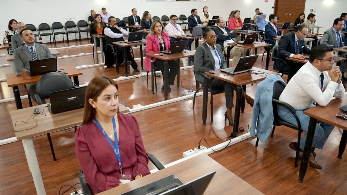 Concurso. Desde este miércoles 24 de julio, los candidatos que siguen se preparan para la prueba teórica y para la práctica.